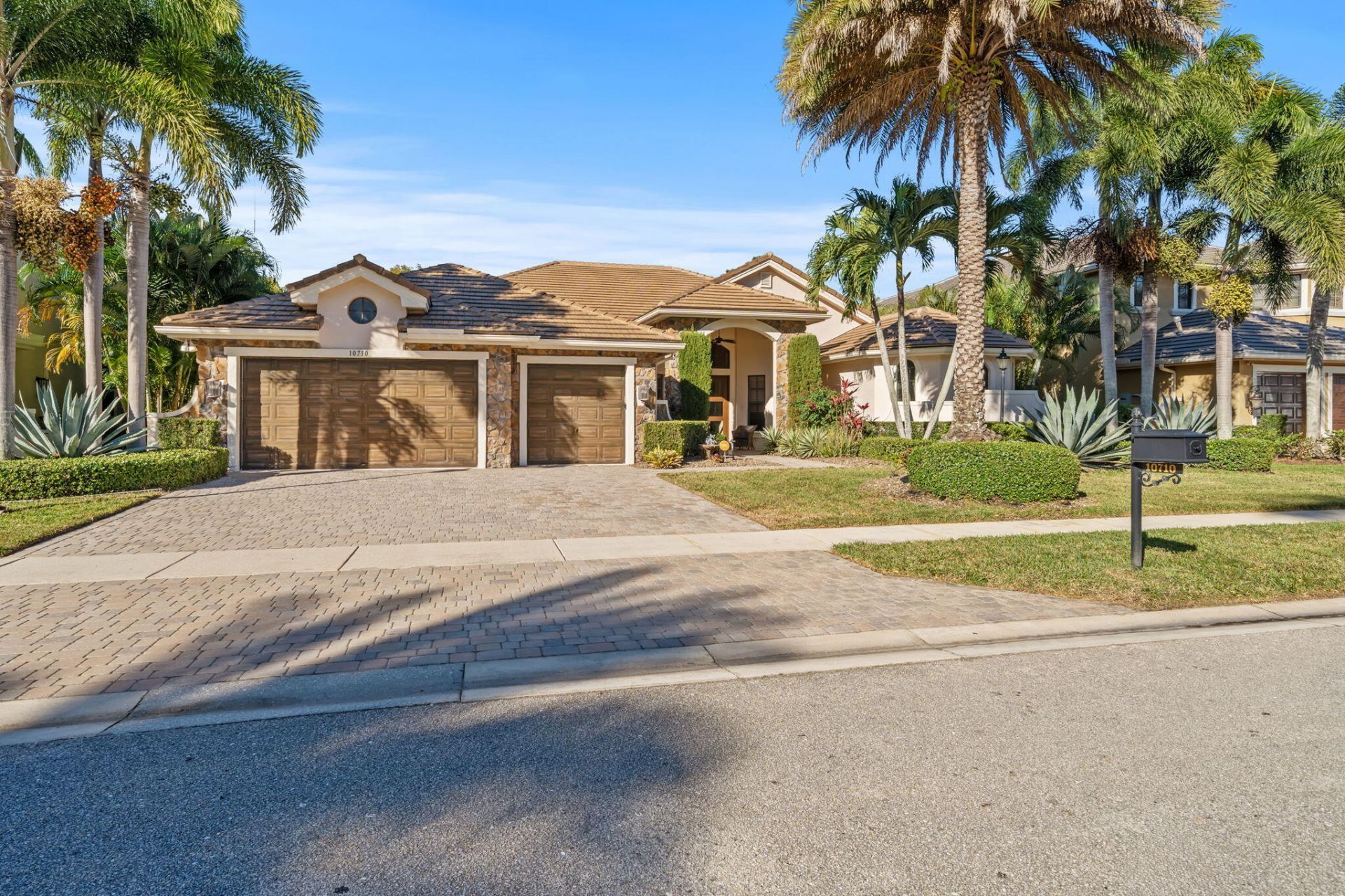 10710 Versailles Boulevard, Wellington, FL 33449 Photo