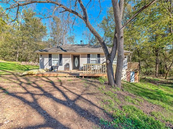 106 Hillside Drive , Huntsville, AR 72740