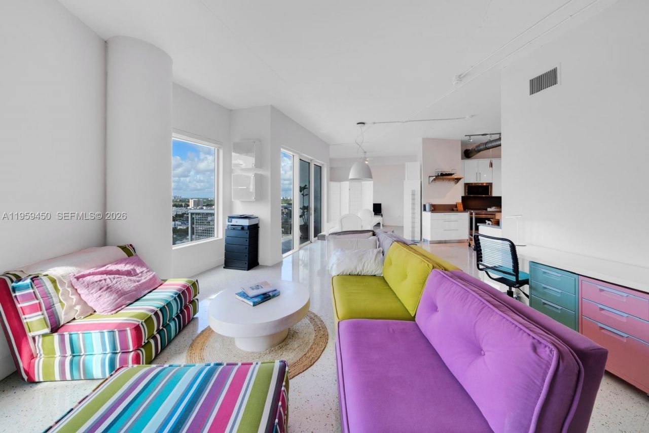 10 SW South River Dr, Unit PHI06, Miami, FL 33130 Photo