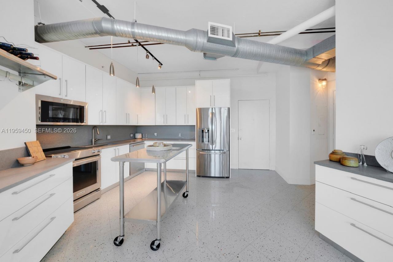 10 SW South River Dr, Unit PHI06, Miami, FL 33130 Photo