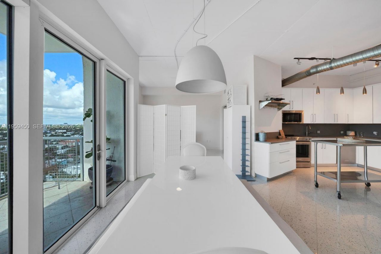 10 SW South River Dr, Unit PHI06, Miami, FL 33130 Photo