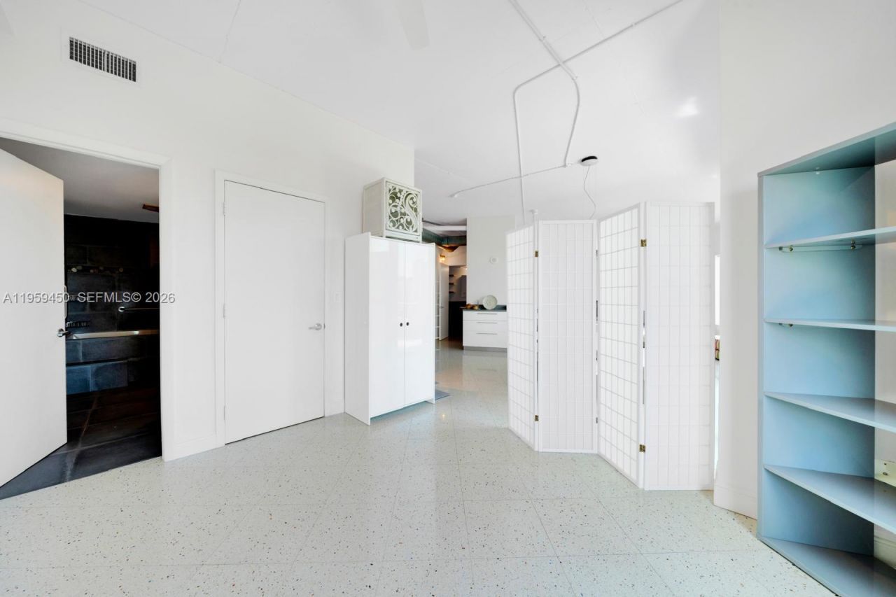 10 SW South River Dr, Unit PHI06, Miami, FL 33130 Photo