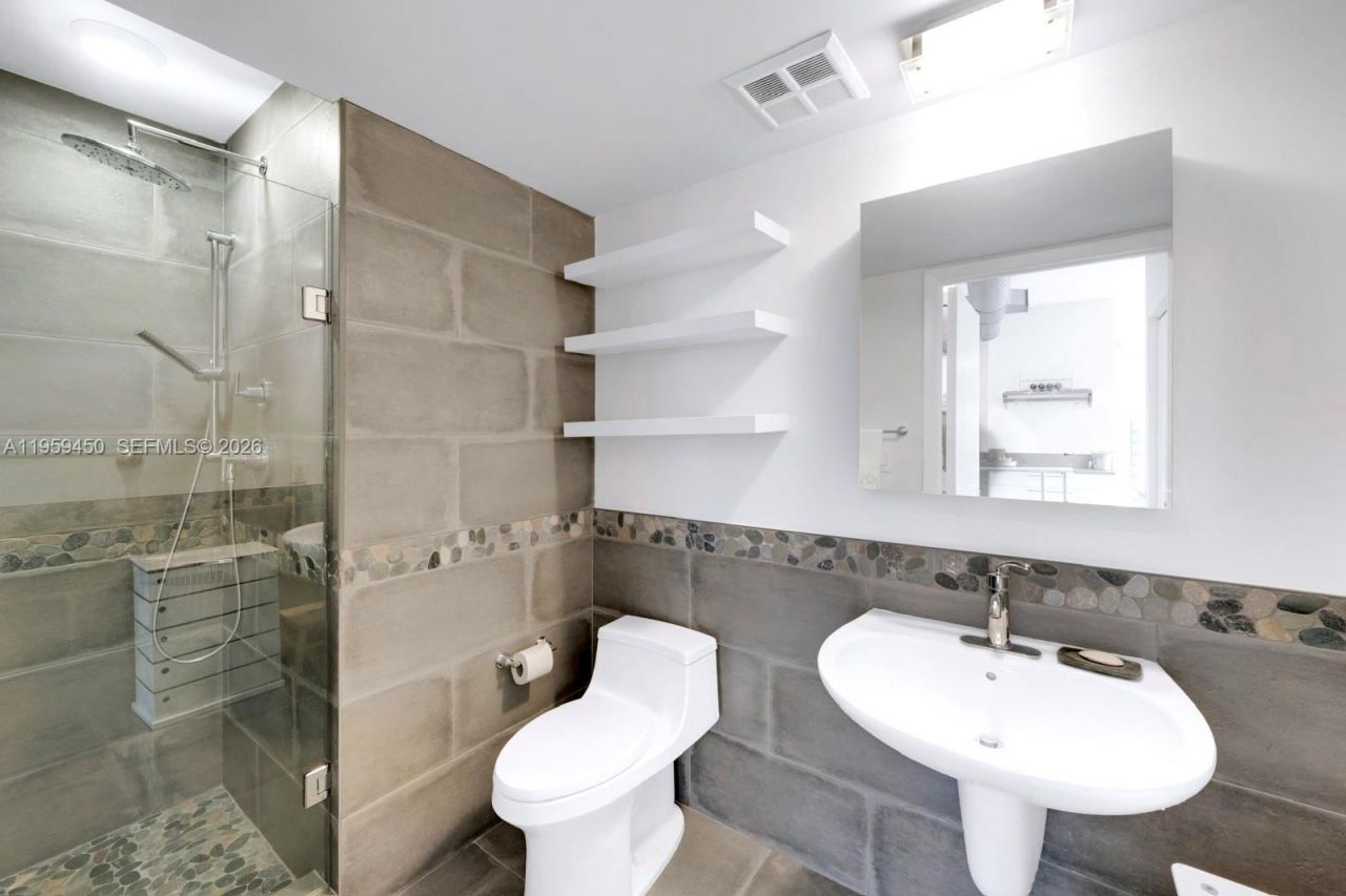 10 SW South River Dr, Unit PHI06, Miami, FL 33130 Photo