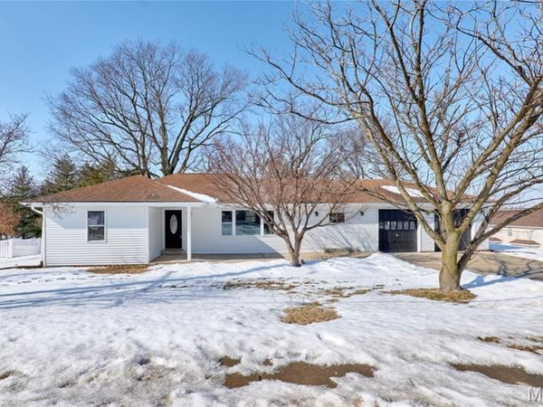 1015 Dingledine Road, St Charles, MO 63304