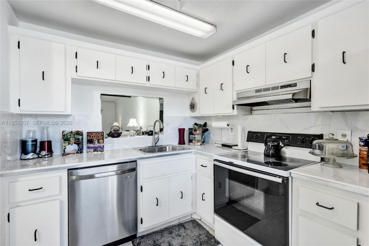 3511 E Inverrary Dr, Unit 107, Lauderhill, FL 33319 Photo