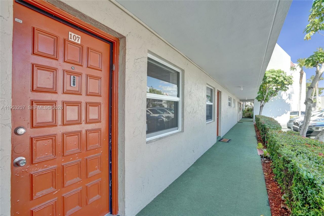 3511 E Inverrary Dr, Unit 107, Lauderhill, FL 33319 Photo