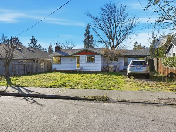 1378 NW Conklin Avenue, Grants Pass, OR 97526