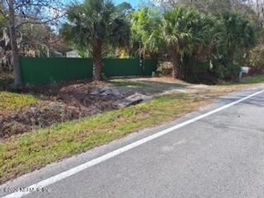 197 COUNTY ROAD 207A, East Palatka, FL 32131