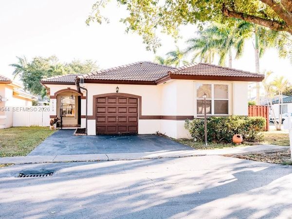 16158 SW 68th Ter, Miami, FL 33193