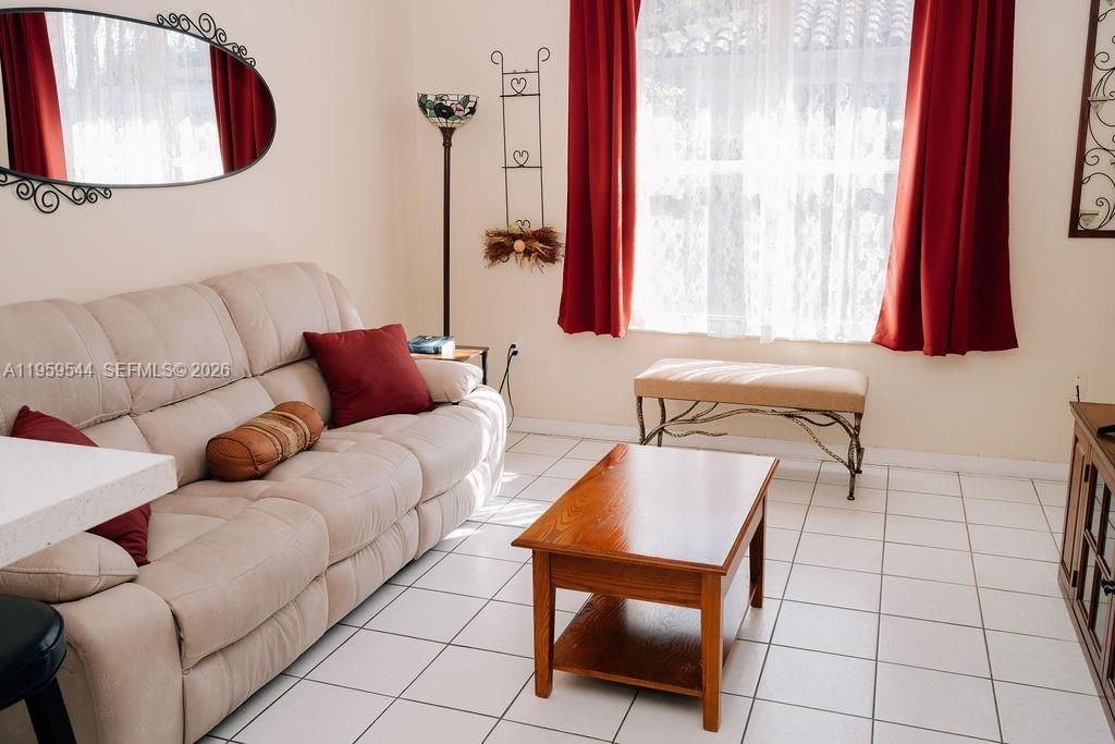 16158 SW 68th Ter, Miami, FL 33193 Photo