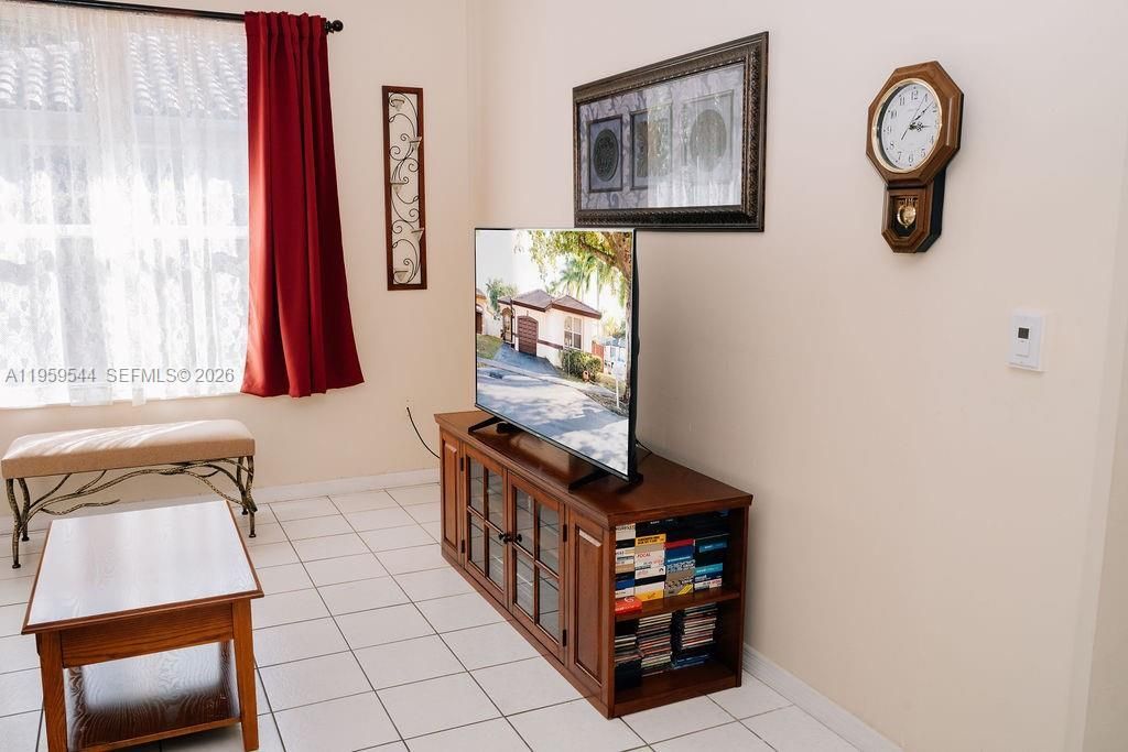 16158 SW 68th Ter, Miami, FL 33193 Photo