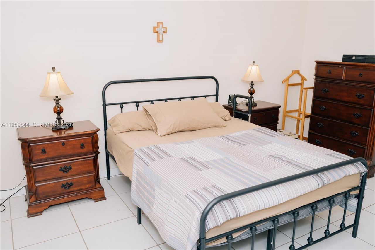 16158 SW 68th Ter, Miami, FL 33193 Photo