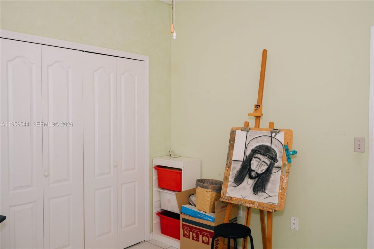 16158 SW 68th Ter, Miami, FL 33193 Photo