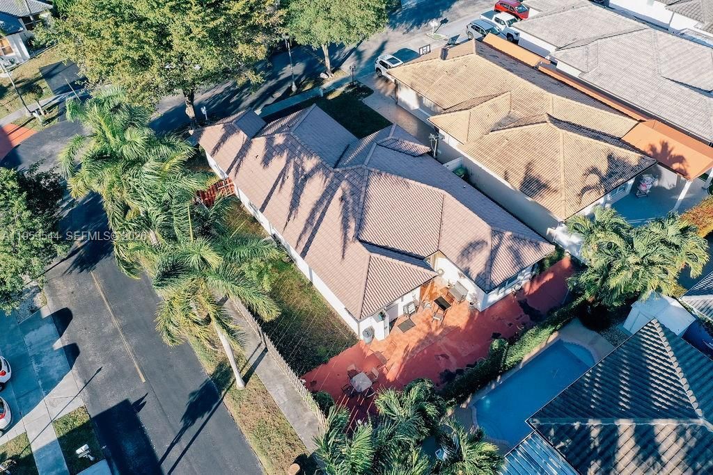 16158 SW 68th Ter, Miami, FL 33193 Photo