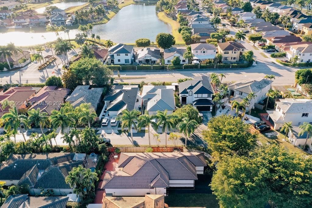 16158 SW 68th Ter, Miami, FL 33193 Photo