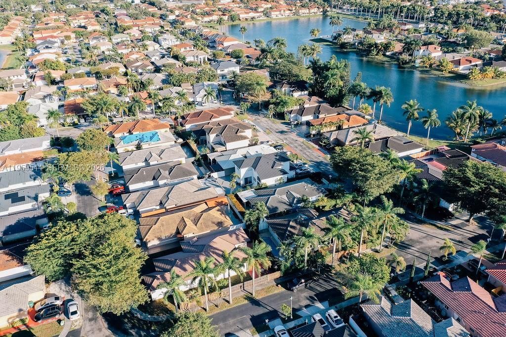 16158 SW 68th Ter, Miami, FL 33193 Photo