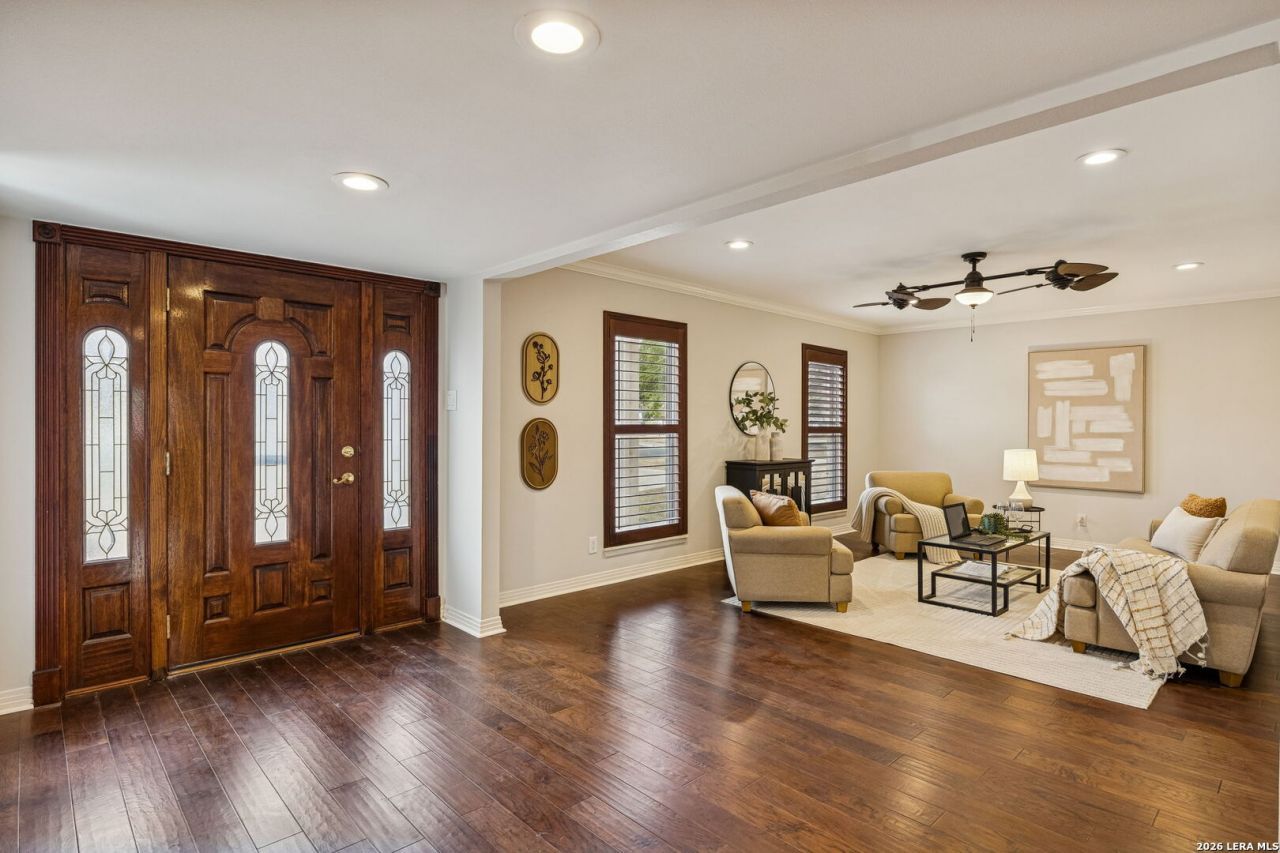 100 Lochaven, Castle Hills, TX 78213 Main Photo