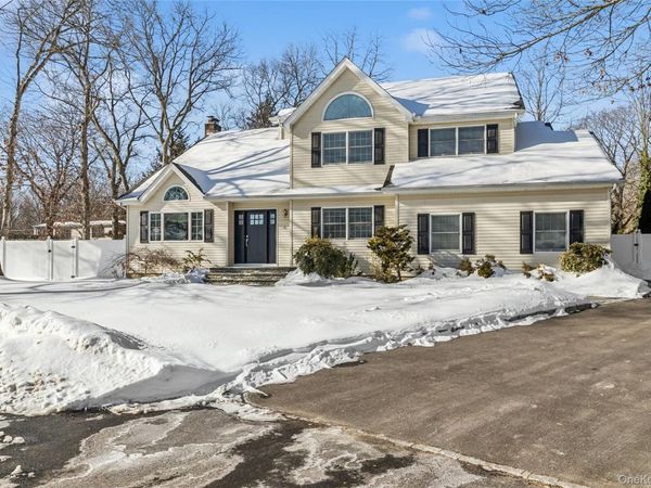 41 Locust Drive, Nesconset, NY 11767