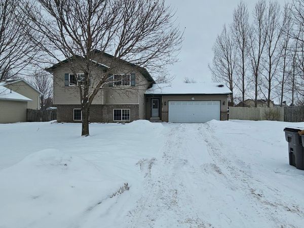 1833 Joes Lake Road SE, Cambridge, MN 55008