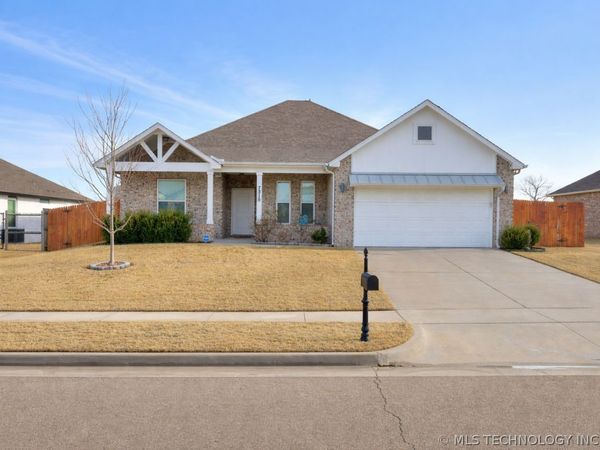 7315 E Oak Ridge Street, Broken Arrow, OK 74014