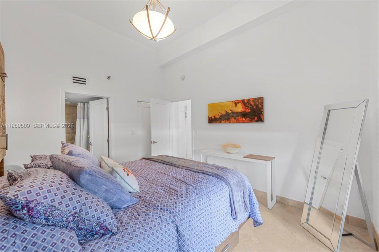 540 Brickell Key Dr, Unit 500, Miami, FL 33131 Photo