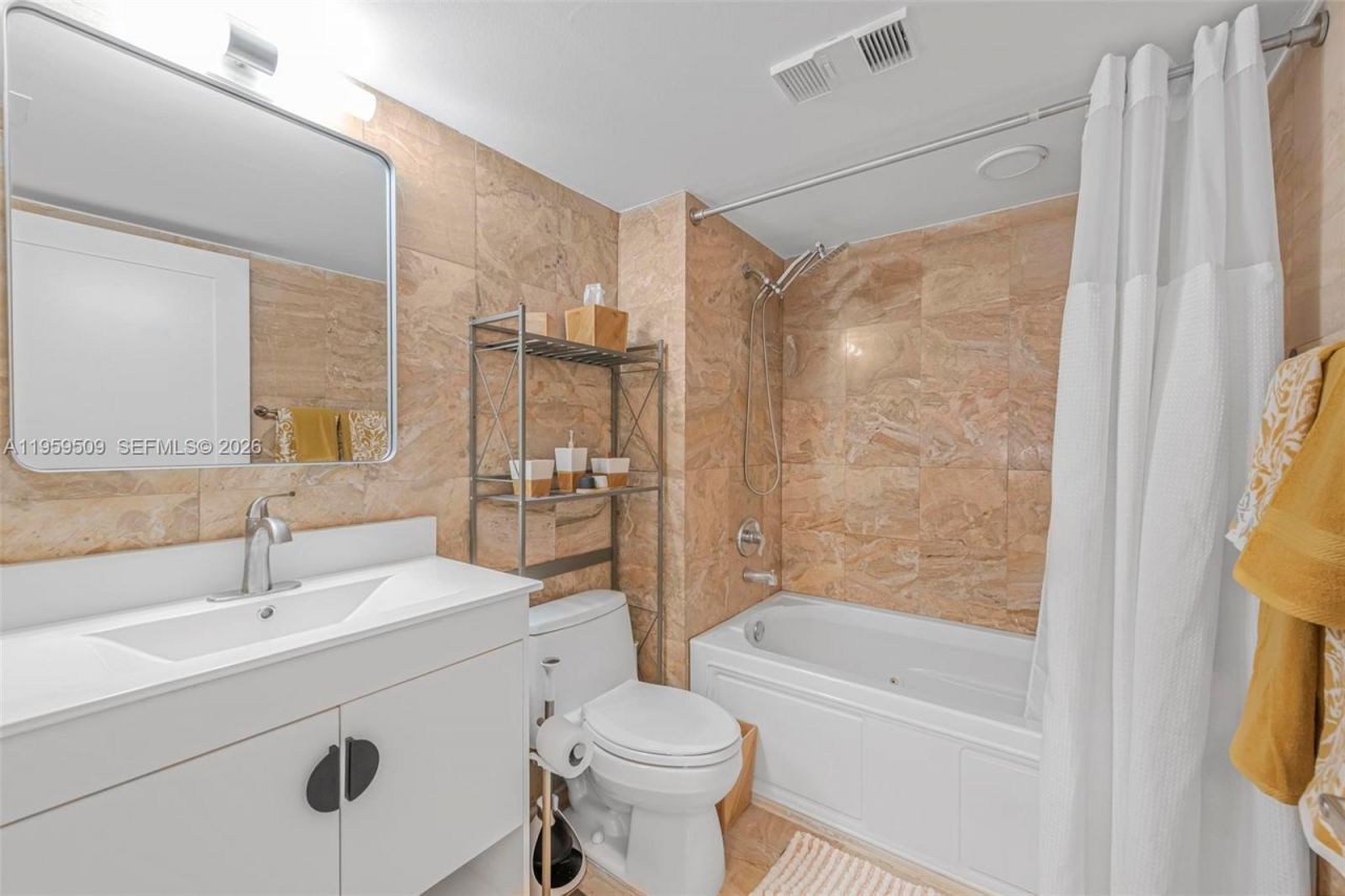 540 Brickell Key Dr, Unit 500, Miami, FL 33131 Photo