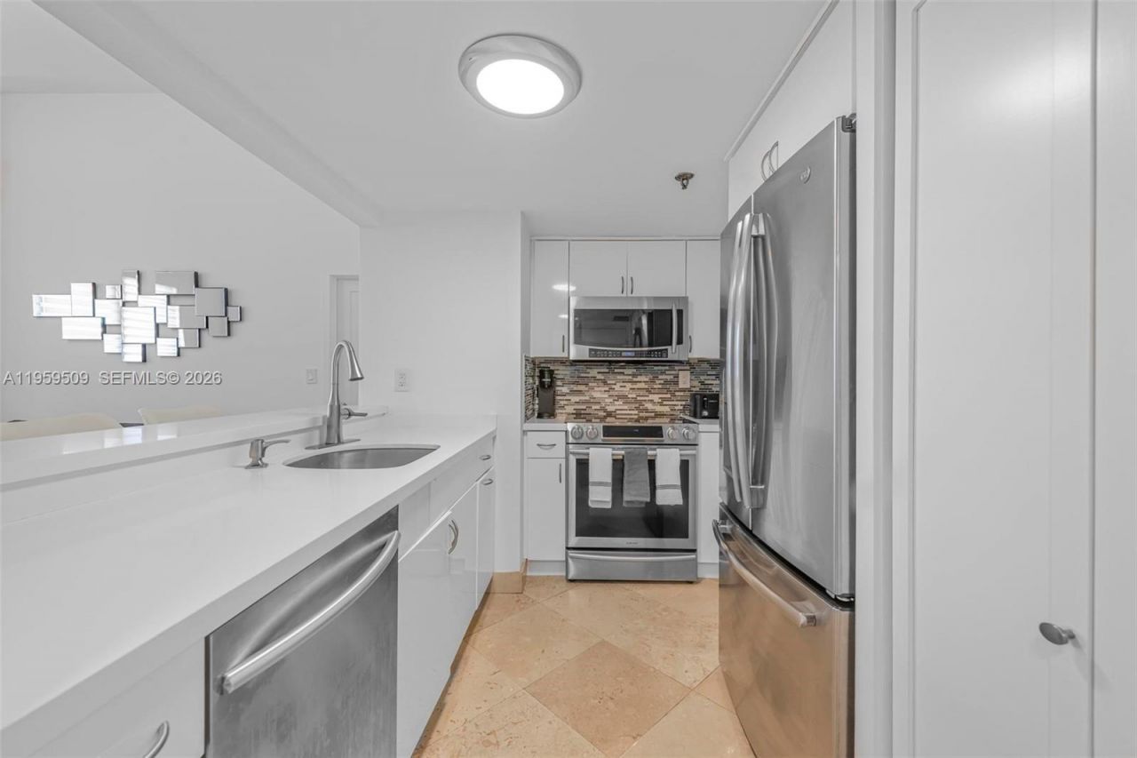 540 Brickell Key Dr, Unit 500, Miami, FL 33131 Photo