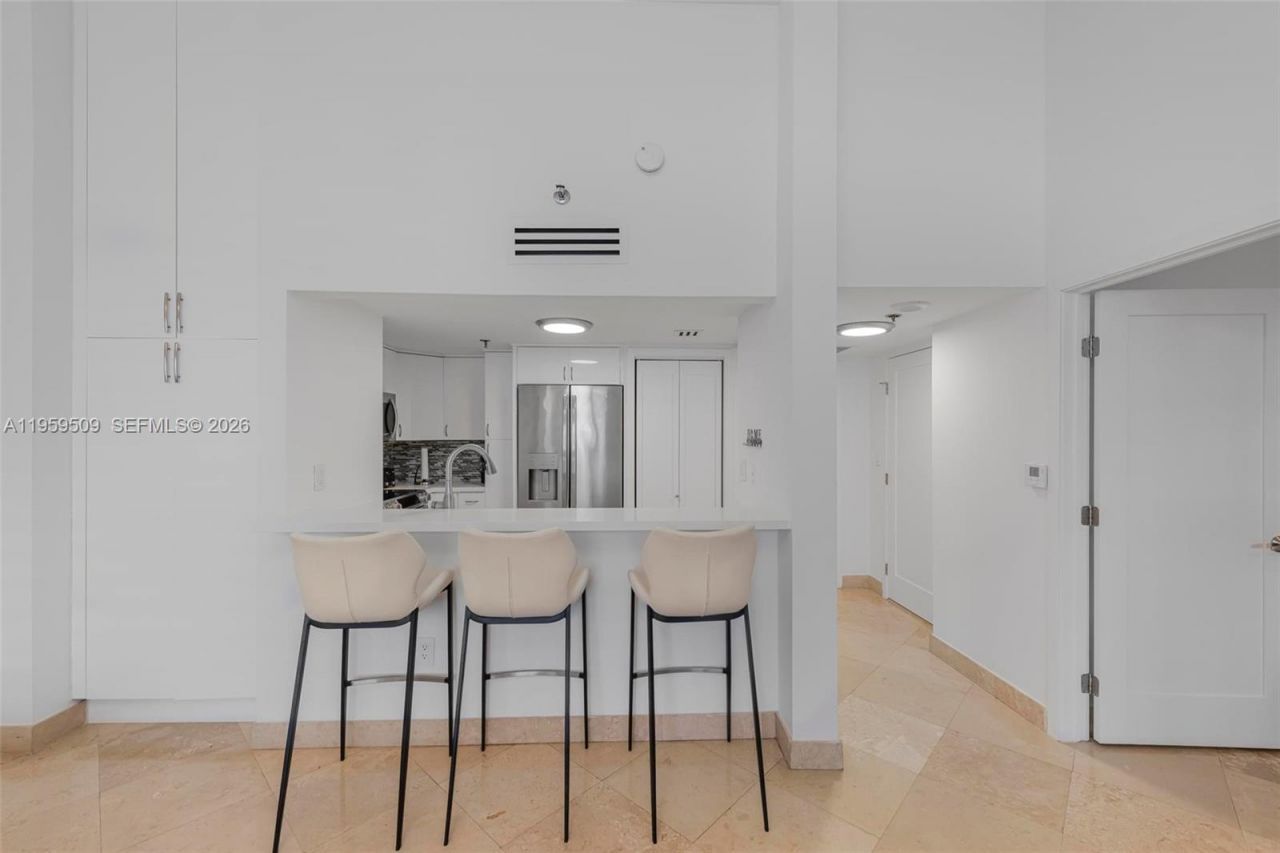 540 Brickell Key Dr, Unit 500, Miami, FL 33131 Photo