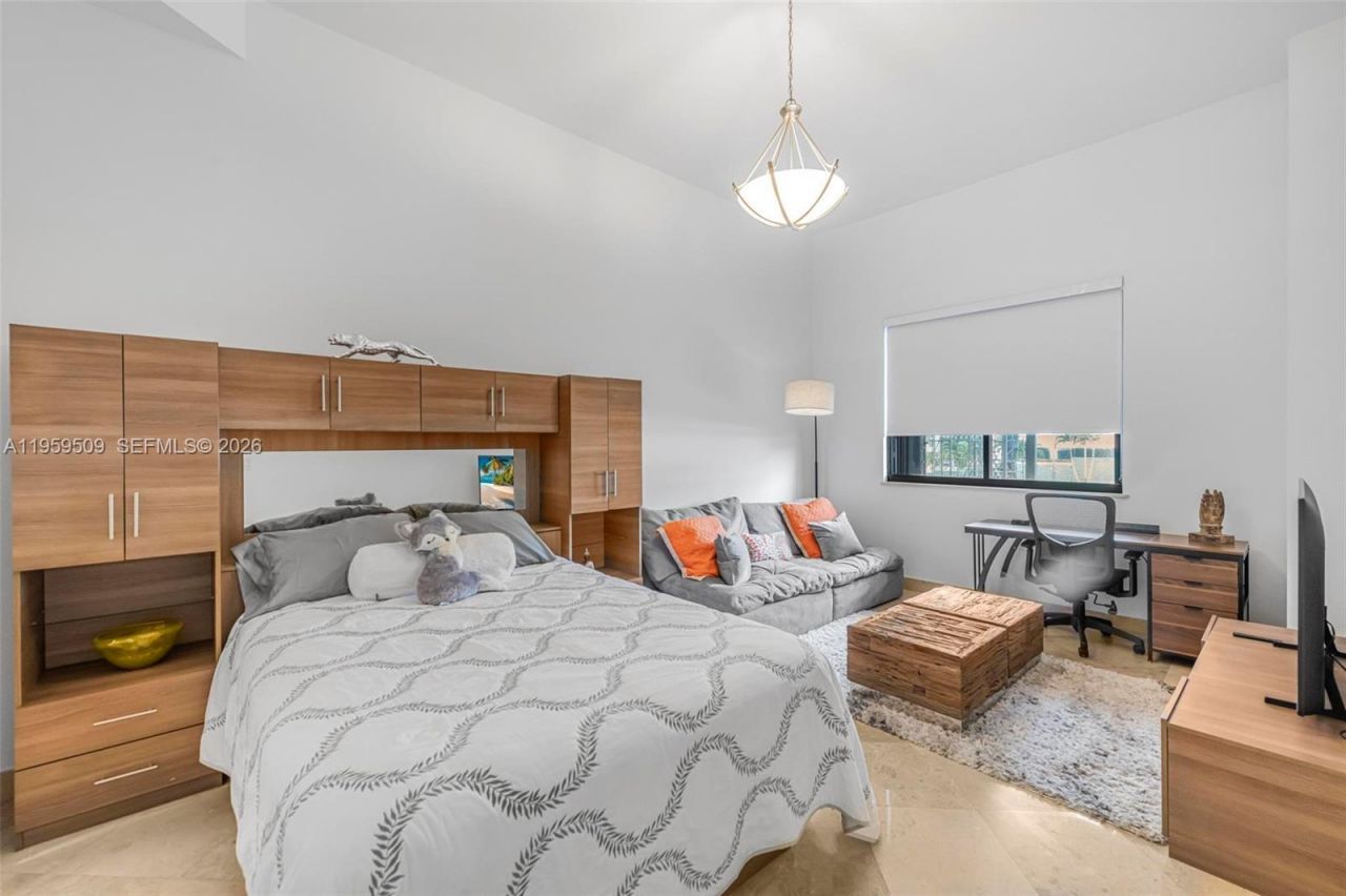 540 Brickell Key Dr, Unit 500, Miami, FL 33131 Photo