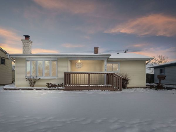 475 E Merle Lane, Wheeling, IL 60090