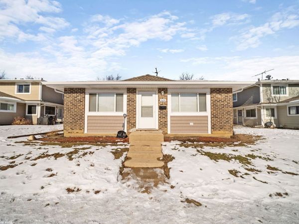 1424 Bear Flag Drive, Unit 1424, Hanover Park, IL 60133