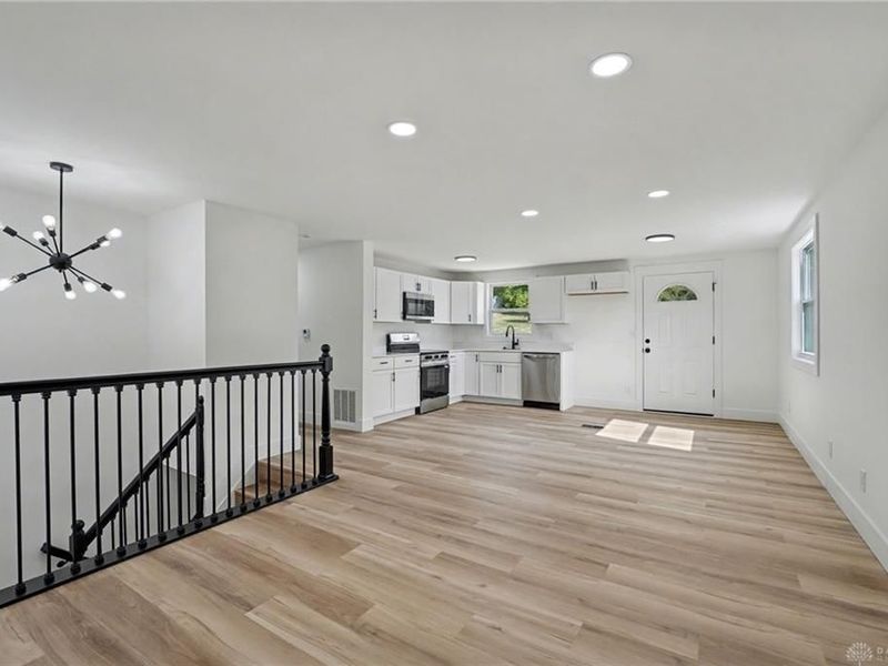 628 Jamestown Drive, Miamisburg, OH 45342 Photo 9