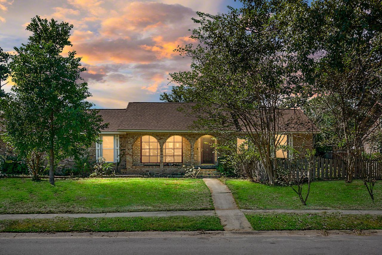 403 Bristlecone Drive Photo 1