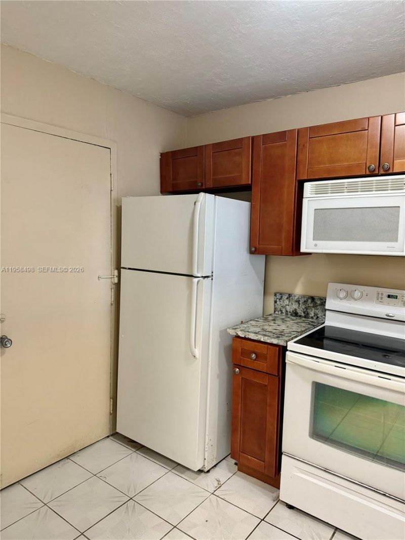 1830 Dixieanna St , Unit 404, Hollywood, FL 33020 Photo