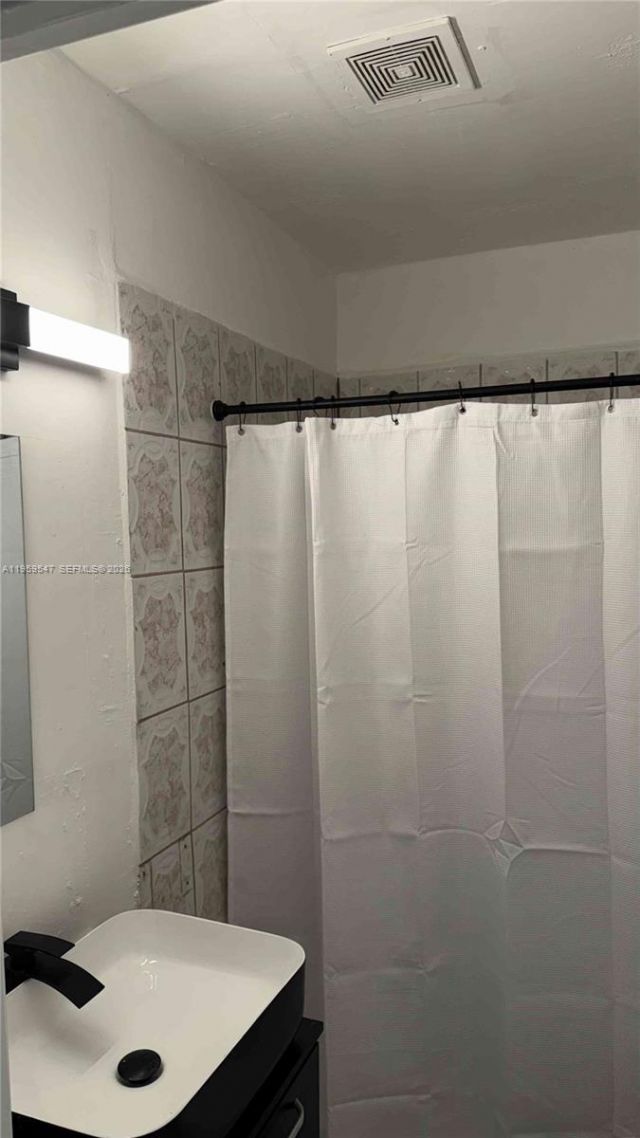 16221 E Bunche Park Dr, Miami Gardens, FL 33054 Photo