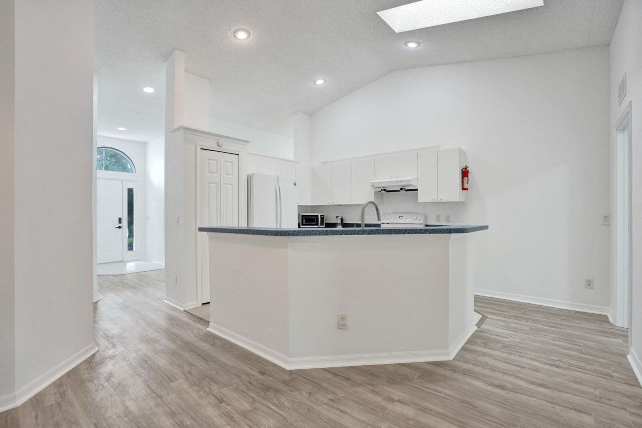 468 SW Prado Avenue, Port Saint Lucie, FL 34983 Photo