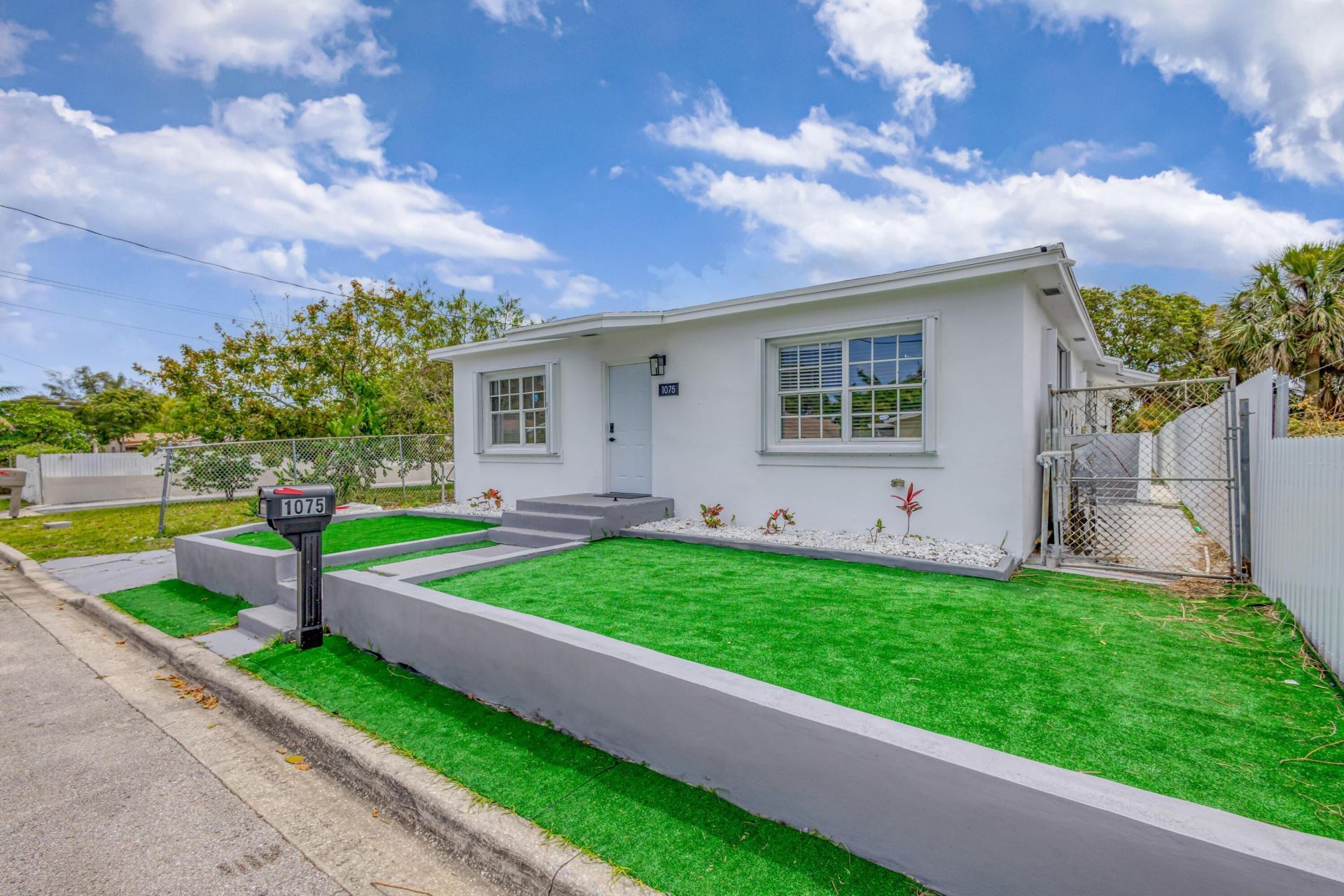 468 SW Prado Avenue, Port Saint Lucie, FL 34983 Photo