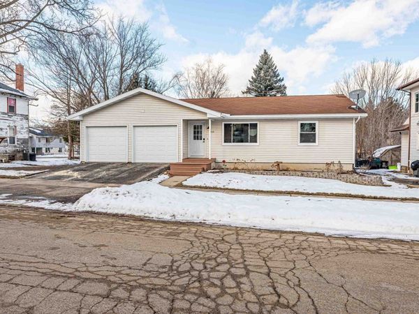 410 4th Avenue, New Glarus, WI 53574