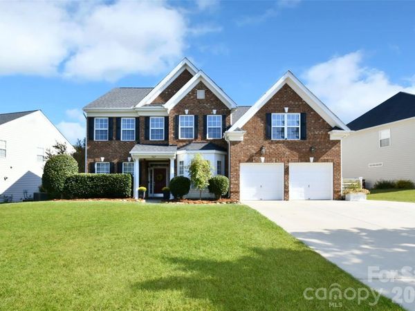 7867 Woodmere Drive, Harrisburg, NC 28075