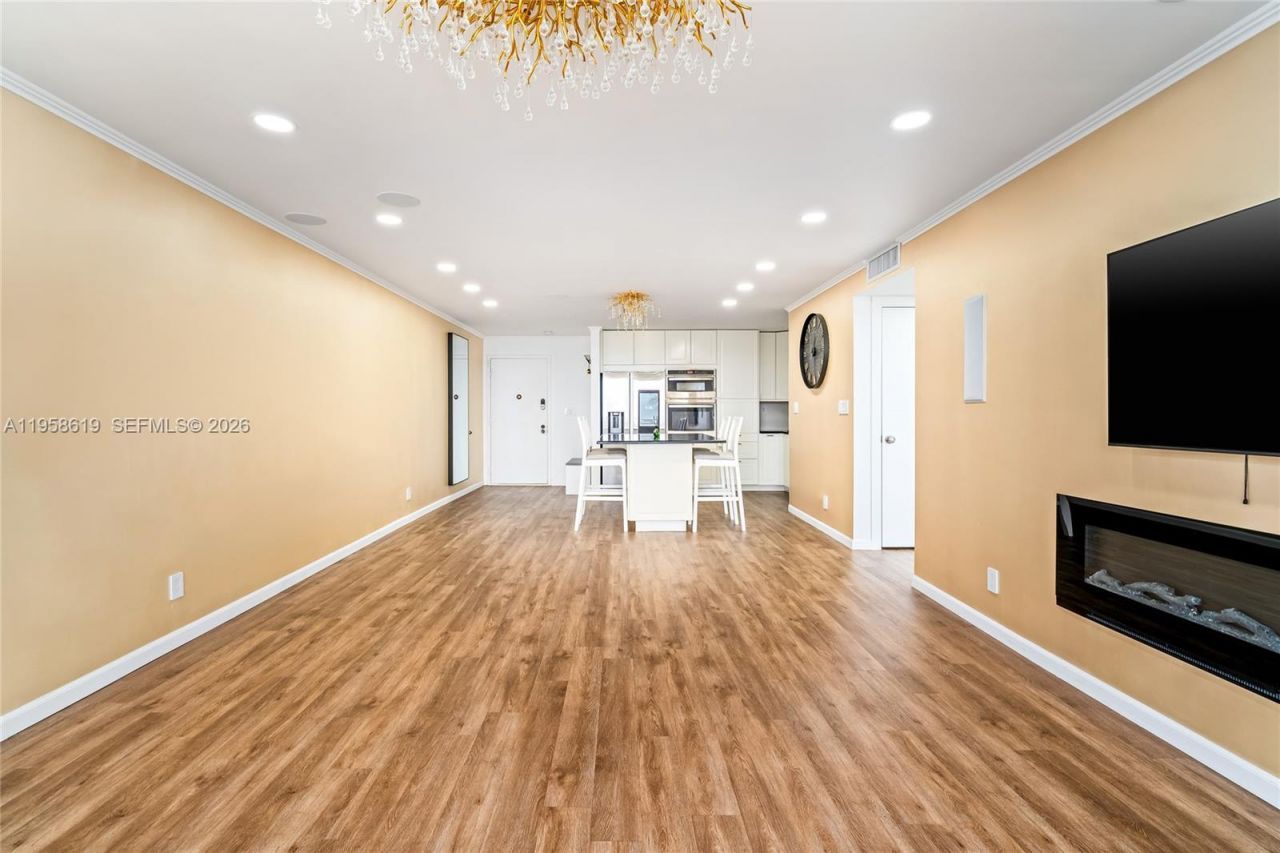600 Three Islands Blvd, Unit 604, Hallandale Beach, FL 33009 Photo