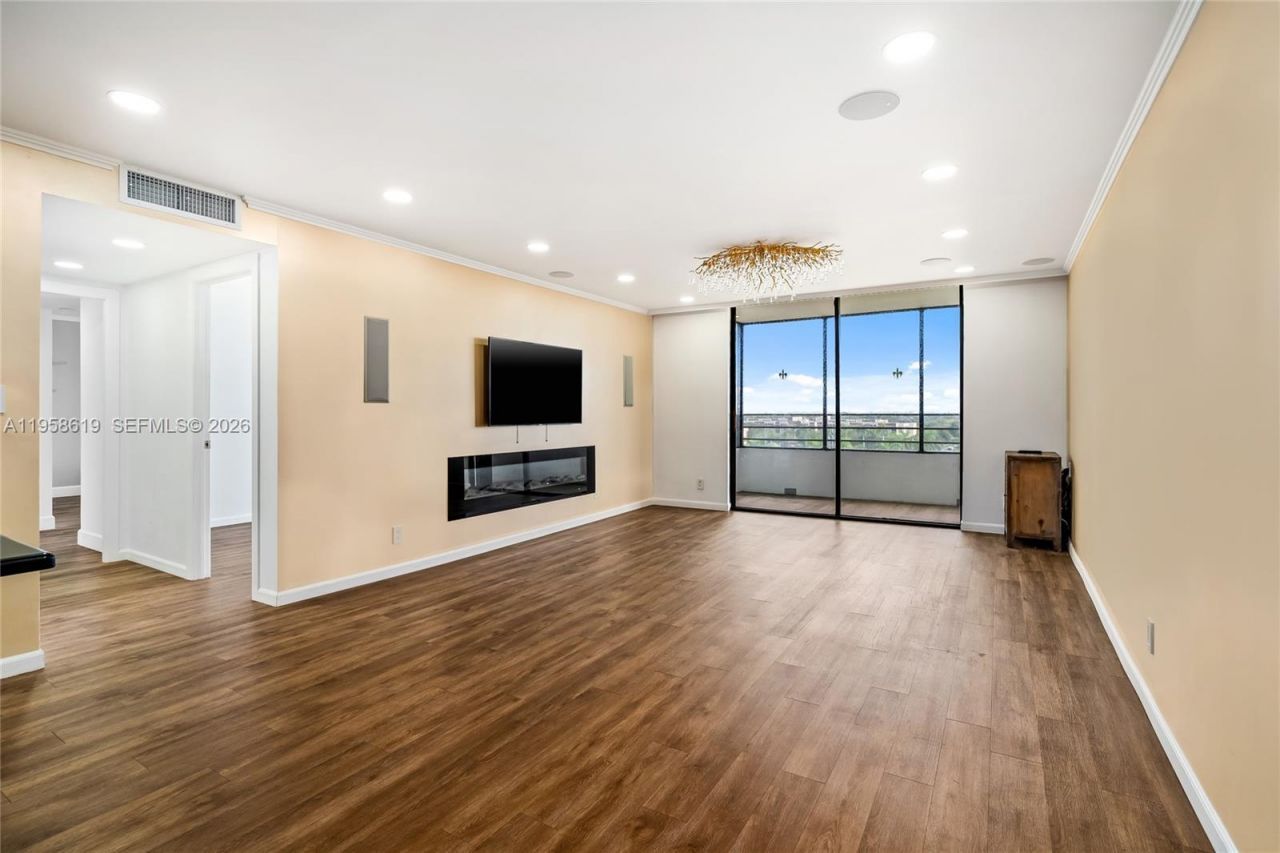 600 Three Islands Blvd, Unit 604, Hallandale Beach, FL 33009 Photo