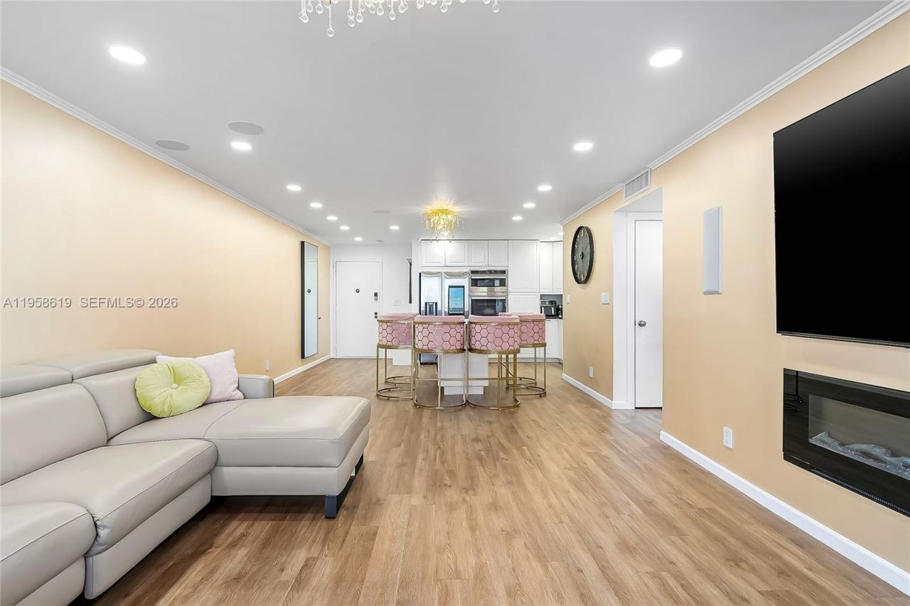 600 Three Islands Blvd , Unit 604, Hallandale Beach, FL 33009 Photo