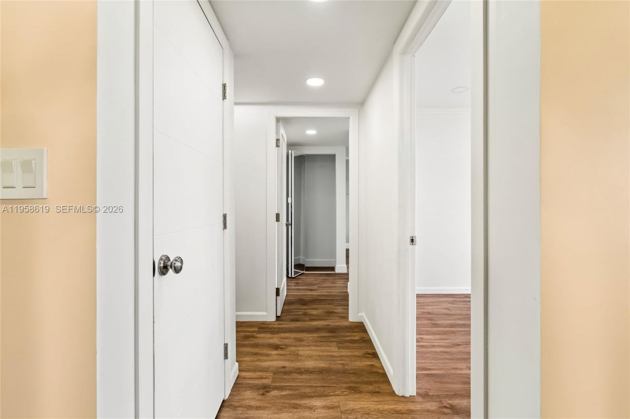 600 Three Islands Blvd, Unit 604, Hallandale Beach, FL 33009 Photo