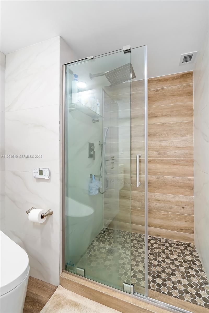 600 Three Islands Blvd , Unit 604, Hallandale Beach, FL 33009 Photo