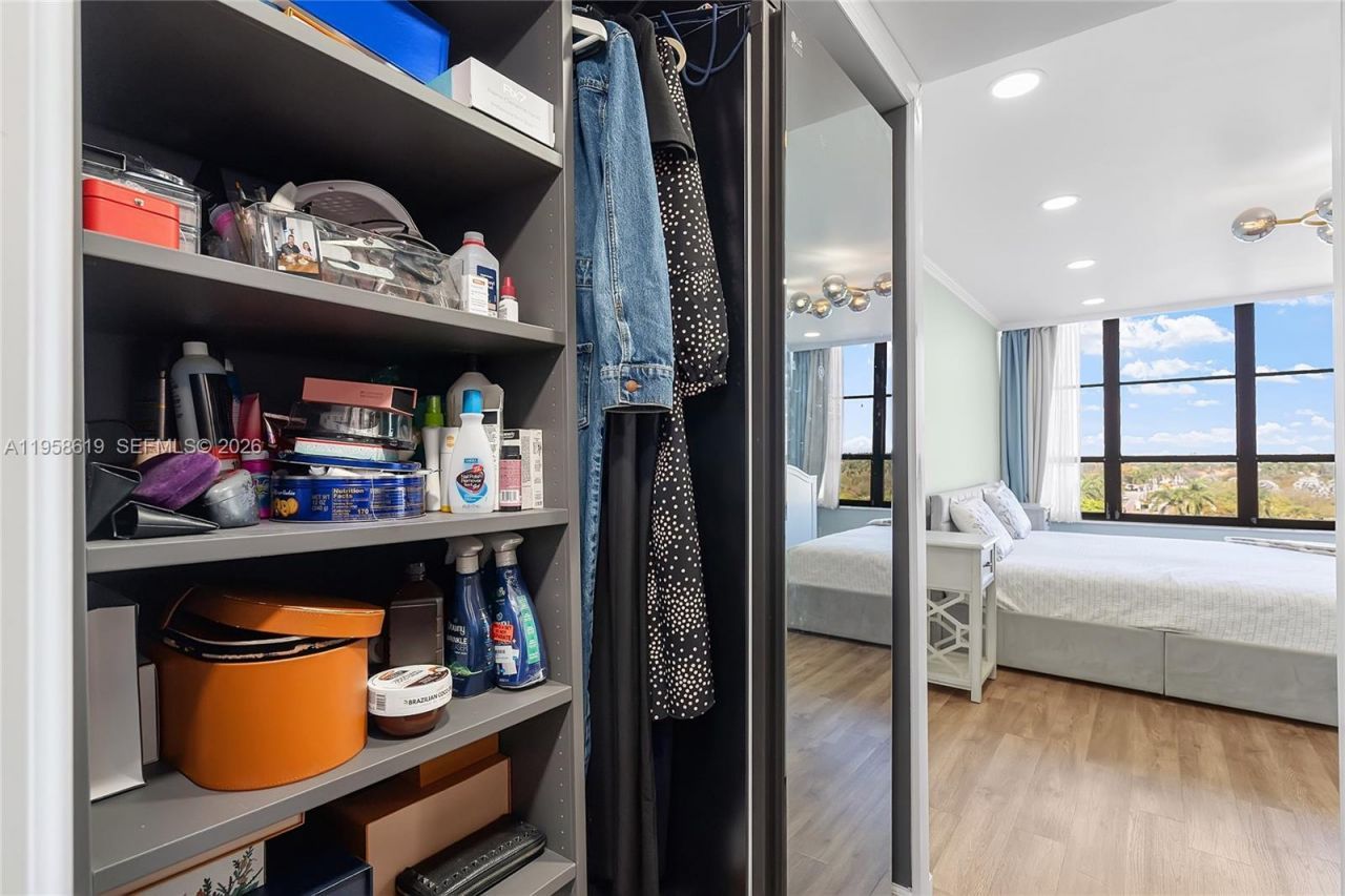 600 Three Islands Blvd , Unit 604, Hallandale Beach, FL 33009 Photo