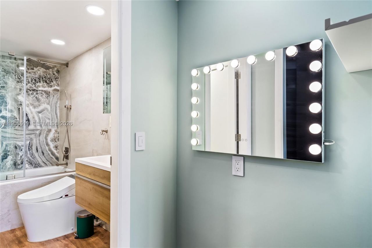 600 Three Islands Blvd, Unit 604, Hallandale Beach, FL 33009 Photo