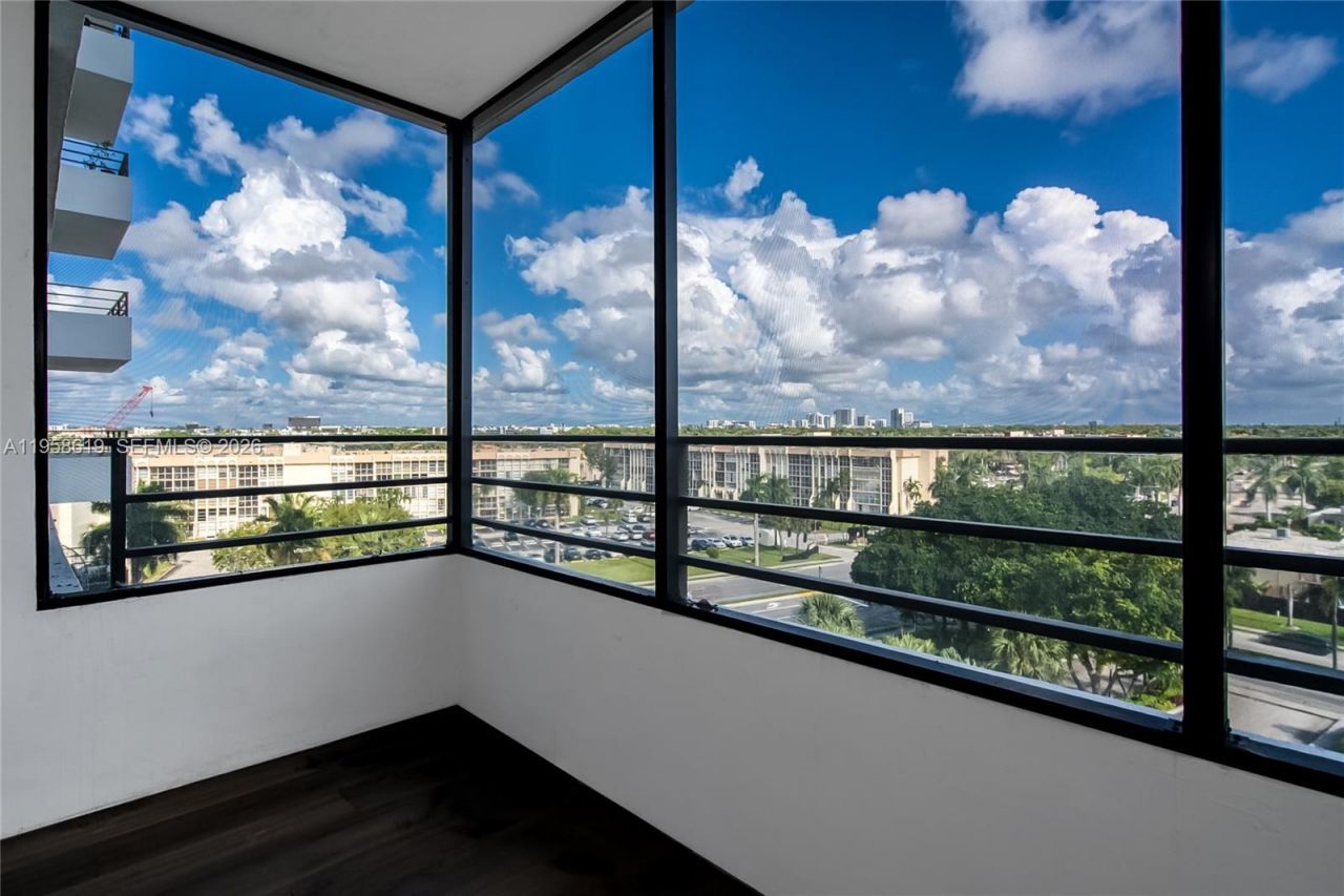600 Three Islands Blvd, Unit 604, Hallandale Beach, FL 33009 Photo