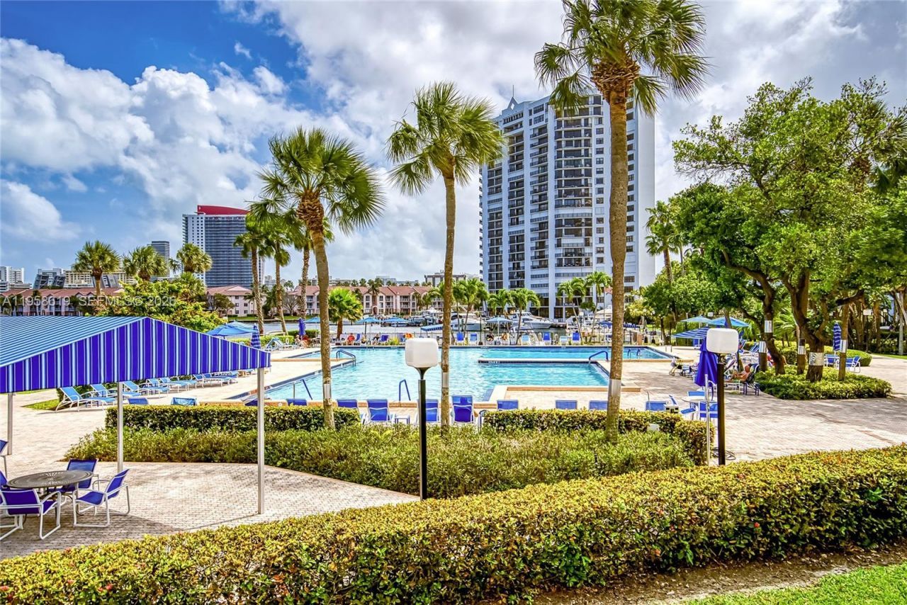 600 Three Islands Blvd, Unit 604, Hallandale Beach, FL 33009 Photo