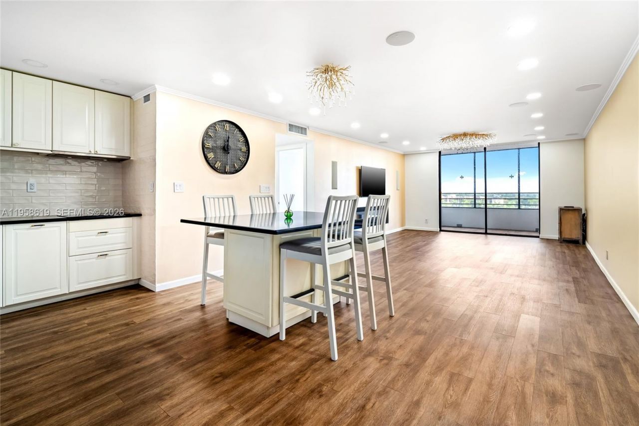 600 Three Islands Blvd, Unit 604, Hallandale Beach, FL 33009 Photo