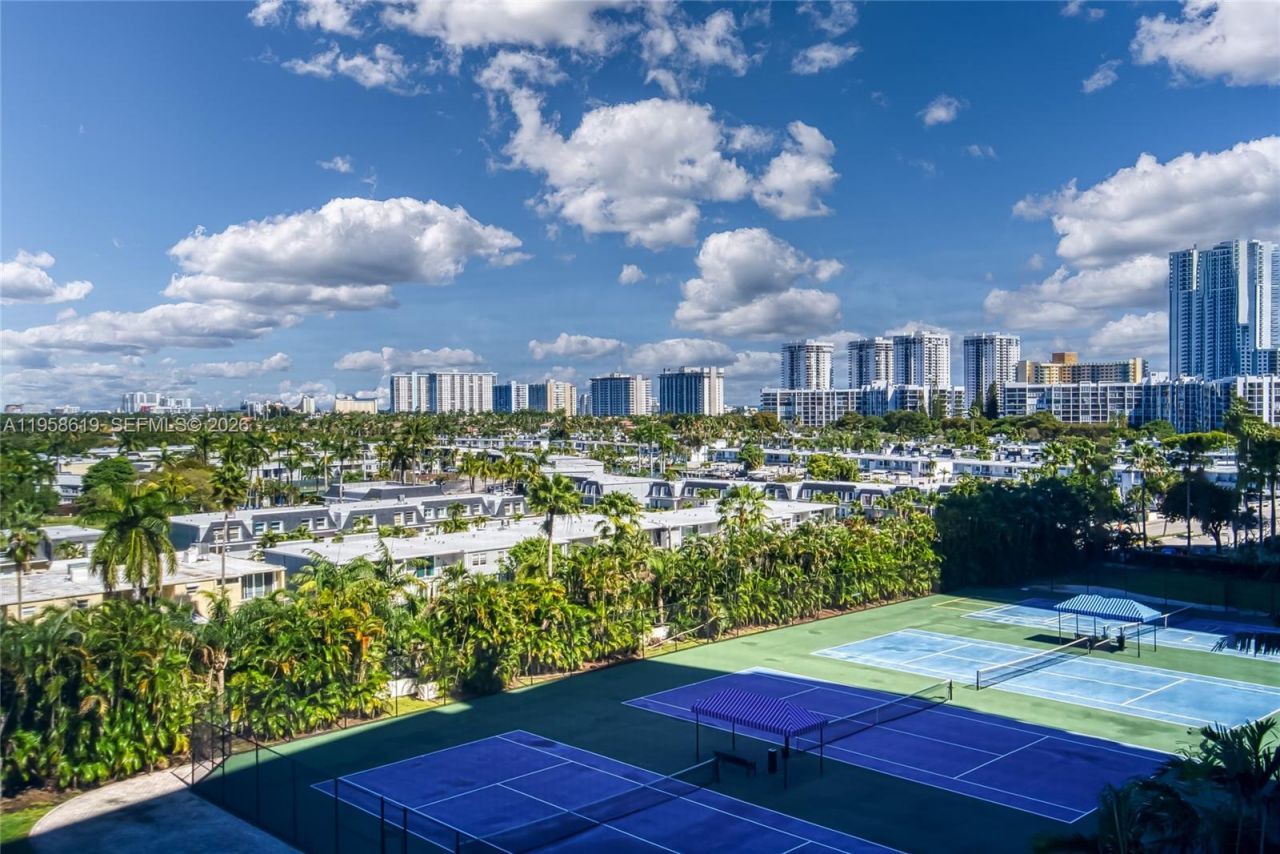 600 Three Islands Blvd, Unit 604, Hallandale Beach, FL 33009 Photo